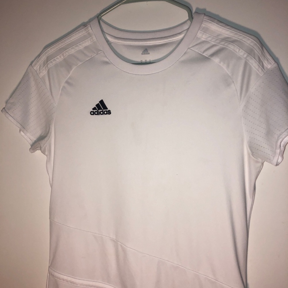 Adidas athletic t-shirt⚽️
